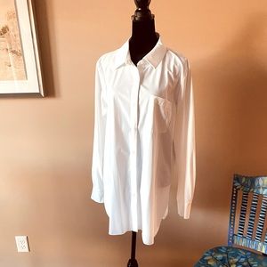 Lysse white button down long sleeve blouse, tunic length, Size Large